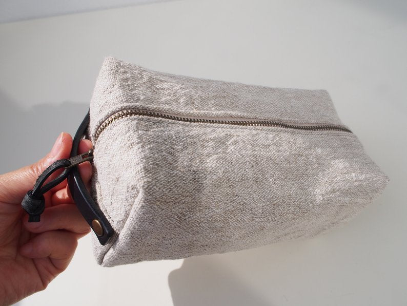 Linen Wash Bag (M) - Plain / Black Leather