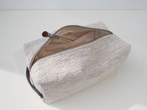 Linen Wash Bag (M) - Plain / Black Leather