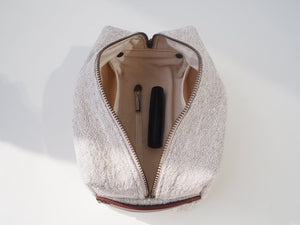 Linen Wash Bag (M) - Plain / Brown Leather