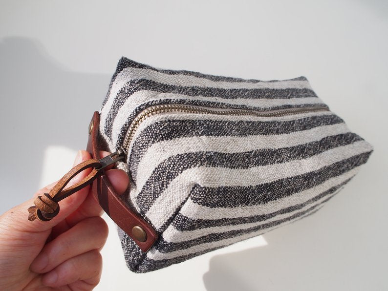 Linen Wash Bag (M) - Black Small Stripe