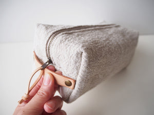 Linen Wash Bag (M) - Plain / Natural Leather